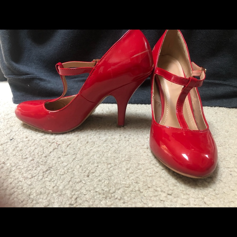Sexy T-strap, patent leather heels.